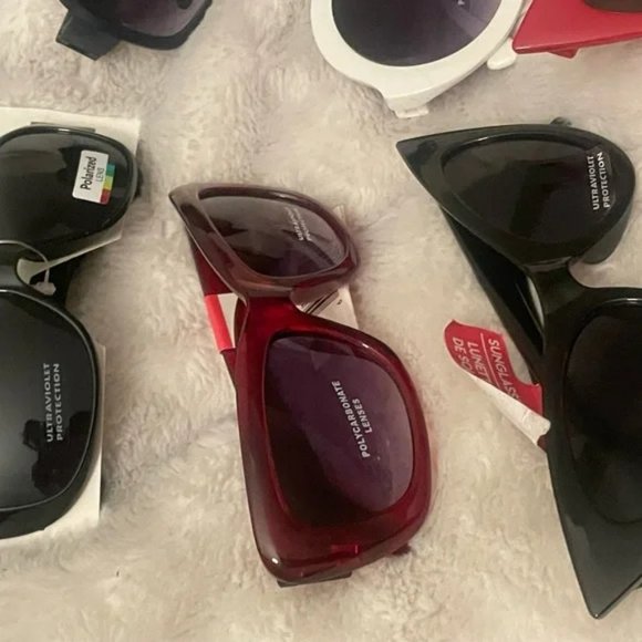Fun Sunglasses Bundle Lot - Picture 2 of 5